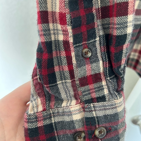 G.H. Bass and Co, Long Sleeve Flannel (Large) - Picture 3 of 4